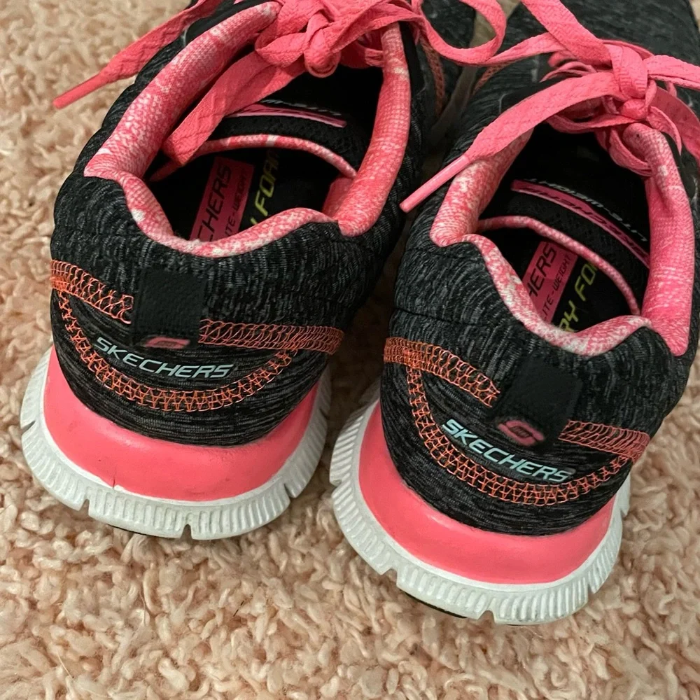 SKECHERS®! LiteWeight Air Cooled Memory Foam Sneakers Size 6.5 - Picture 15 of 16